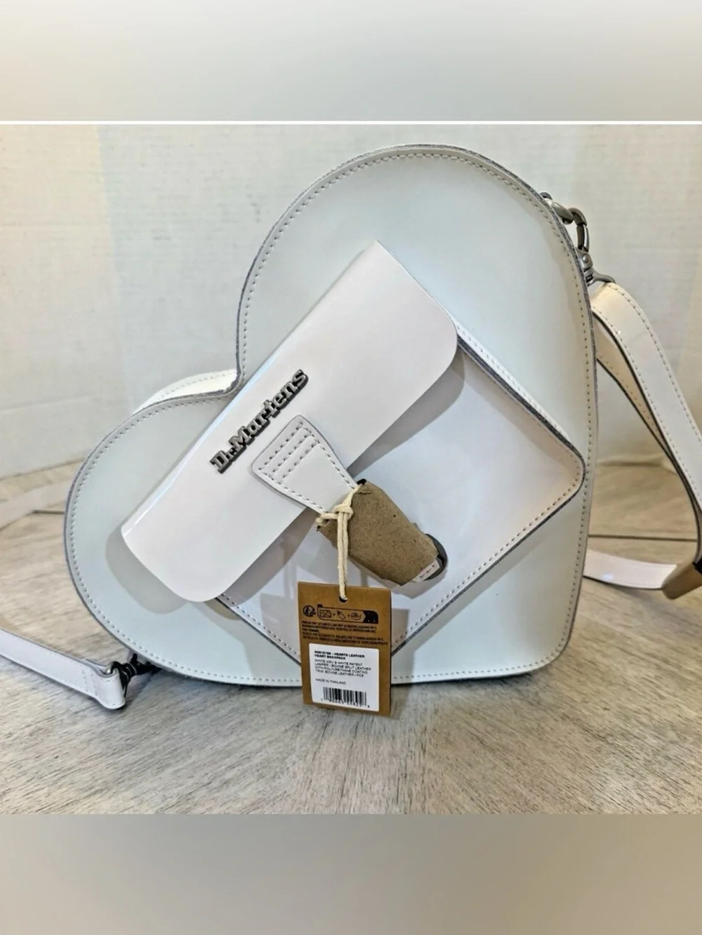 NWT DR.MARTENS WHITE LEATHER HEART SHAPE BACKPACK